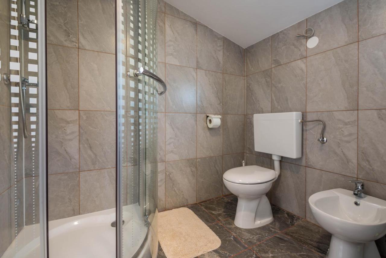 Apartment Radeki Glavica 112B Loborika Buitenkant foto