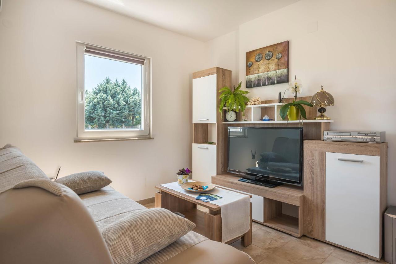 Apartment Radeki Glavica 112B Loborika Buitenkant foto